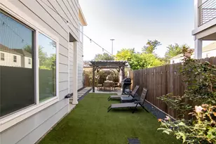2306 Wipprecht St, Houston, TX 77020 - Photo 10