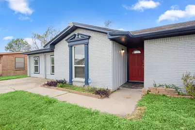 4426 Brookfield Drive, Houston, TX 77045 - Photo 4