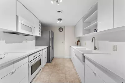 648 S Ripple Creek Drive #648, Houston, TX 77057 - Photo 4