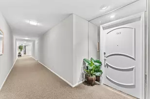 648 S Ripple Creek Dr, Houston, TX 77057 - Photo 2