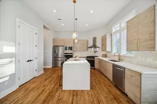 1003 E 28th St, Houston, TX 77009 - Photo 10