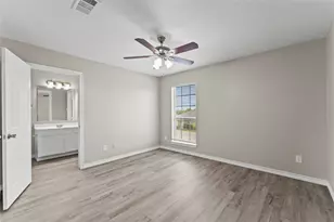 105 Green Isle Ave Ave, Dickinson, TX 77539 - Photo 8