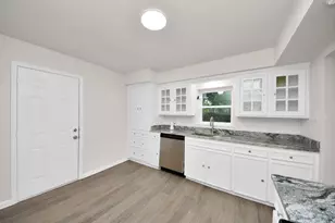 13406 Melcher Dr, Houston, TX 77045 - Photo 18