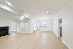 236 Almond Dr, Lake Jackson, TX 77566 - Photo 4