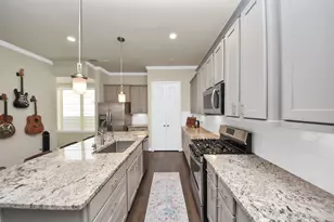 1407 Adell Rose Ln, Houston, TX 77043 - Photo 10