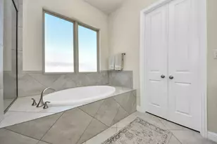 1407 Adell Rose Ln, Houston, TX 77043 - Photo 30