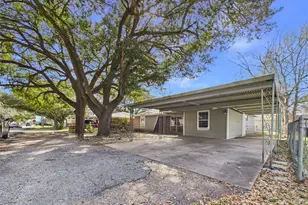 1212 Alamo St, Rosenberg, TX 77471 - Photo 2