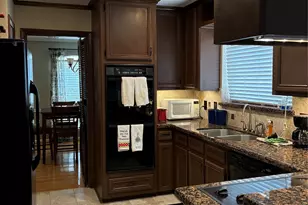 8810 Covent Garden St, Houston, TX 77031 - Photo 10