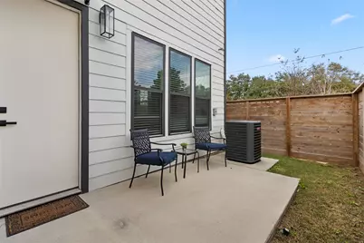 5506 Oakmont Villas Drive, Houston, TX 77091 - Photo 8