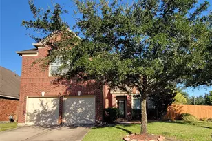 2813 Arbor Brook Ln, Pearland, TX 77584 - Photo 2