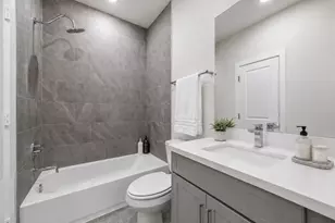 6382 Paddington Bnd Dr, Houston, TX 77008 - Photo 10