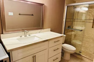 2224 S Piney Point Rd, Houston, TX 77063 - Photo 22