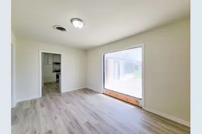 133 S Yaupon Street, Lake Jackson, TX 77566 - Photo 2