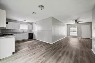 3121 Proswimmer St, Houston, TX 77088 - Photo 4