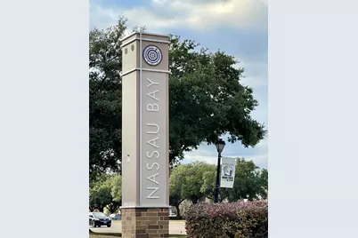 1880 Saxony Lane, Houston, TX 77058 - Photo 10