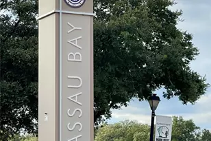 1880 Saxony Ln, Houston, TX 77058 - Photo 10