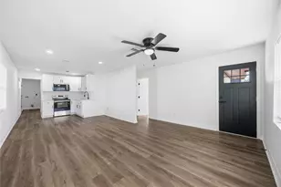 8115 Betty Boop St, Houston, TX 77028 - Photo 10