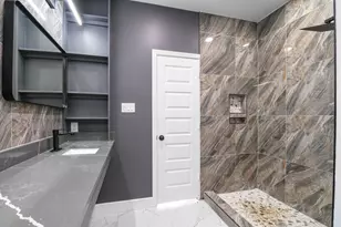 8046 Chateau St, Houston, TX 77028 - Photo 14