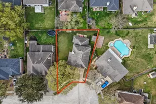 610 Oak Berry Dr, Kemah, TX 77565 - Photo 2