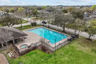 610 Oak Berry Dr, Kemah, TX 77565 - Photo 38