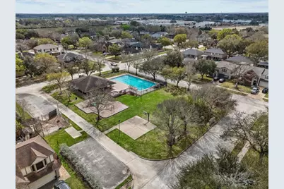 610 Oak Berry Drive, Kemah, TX 77565 - Photo 36