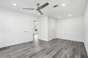 4929 Creekmont Dr, Houston, TX 77091 - Photo 10