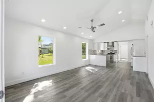 4929 Creekmont Dr, Houston, TX 77091 - Photo 4