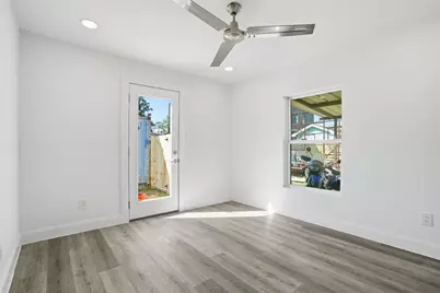 4929 Creekmont Drive, Houston, TX 77091 - Photo 14