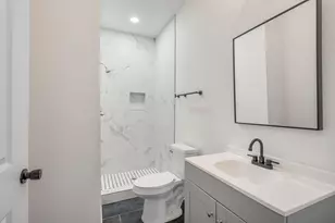 906 E Washington Ave, Navasota, TX 77868 - Photo 12