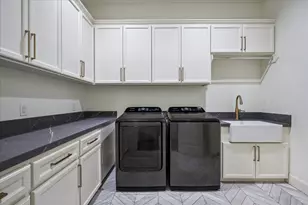 5201 Cedar Creek Dr, Houston, TX 77056 - Photo 20