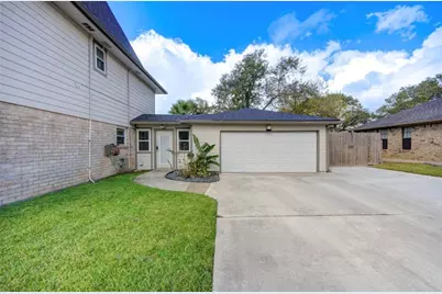 303 Old Bayou Drive, Dickinson, TX 77539 - Photo 12