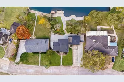 303 Old Bayou Drive, Dickinson, TX 77539 - Photo 4