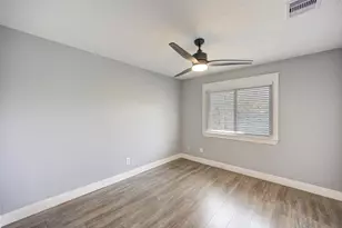 303 Old Bayou Dr, Dickinson, TX 77539 - Photo 40