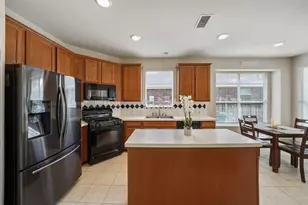 122 W Russet Grove Cir, The Woodlands, TX 77384 - Photo 8