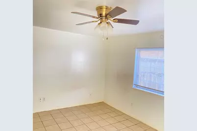 5704 Edgemoor Drive #31, Houston, TX 77081 - Photo 4