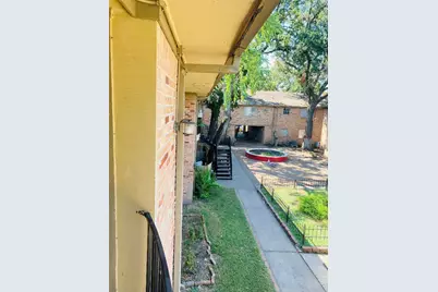 5704 Edgemoor Drive #31, Houston, TX 77081 - Photo 2