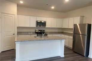 31103 Gayle Prairie Oak St, Waller, TX 77484 - Photo 2