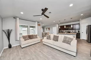 1819 Turtle Blf Ln, Rosenberg, TX 77469 - Photo 1