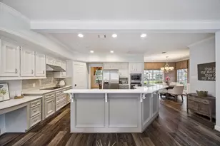 1419 Camelot Pl, Sugar Land, TX 77478 - Photo 8