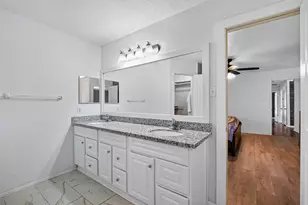 1011 Kensington Dr, Pearland, TX 77584 - Photo 34