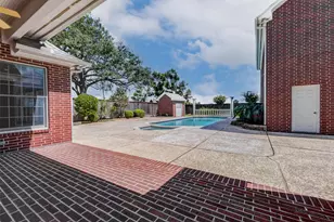 10713 Greenwillow St, Houston, TX 77035 - Photo 40