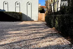 306 Hawthorne St, Houston, TX 77006 - Photo 1