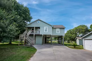 1814 County Rd 297, Sargent, TX 77414 - Photo 2
