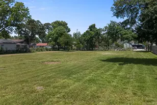 7821 Melrose St, Houston, TX 77022 - Photo 1
