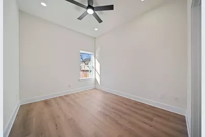 234 E 39th Street, Houston, TX 77018 - Photo 18