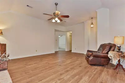 124 Zinnia Street, Lake Jackson, TX 77566 - Photo 8
