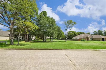 13055 Point Aquarius, Willis, TX 77318 - Photo 10