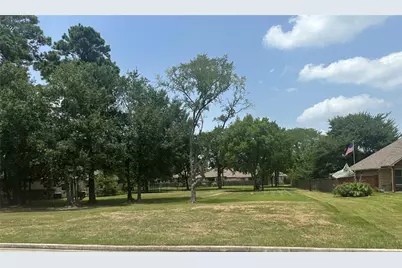 13055 Point Aquarius, Willis, TX 77318 - Photo 12