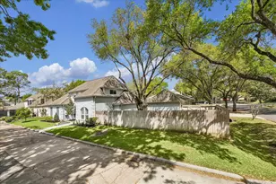 559 Rancho Bauer Dr, Houston, TX 77079 - Photo 32