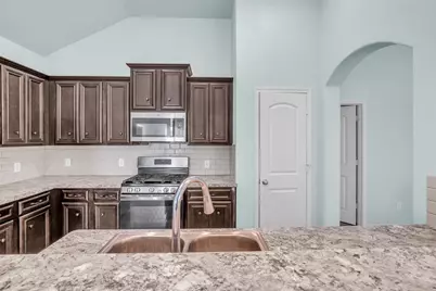 15031 Meadow Glen N, Conroe, TX 77306 - Photo 10
